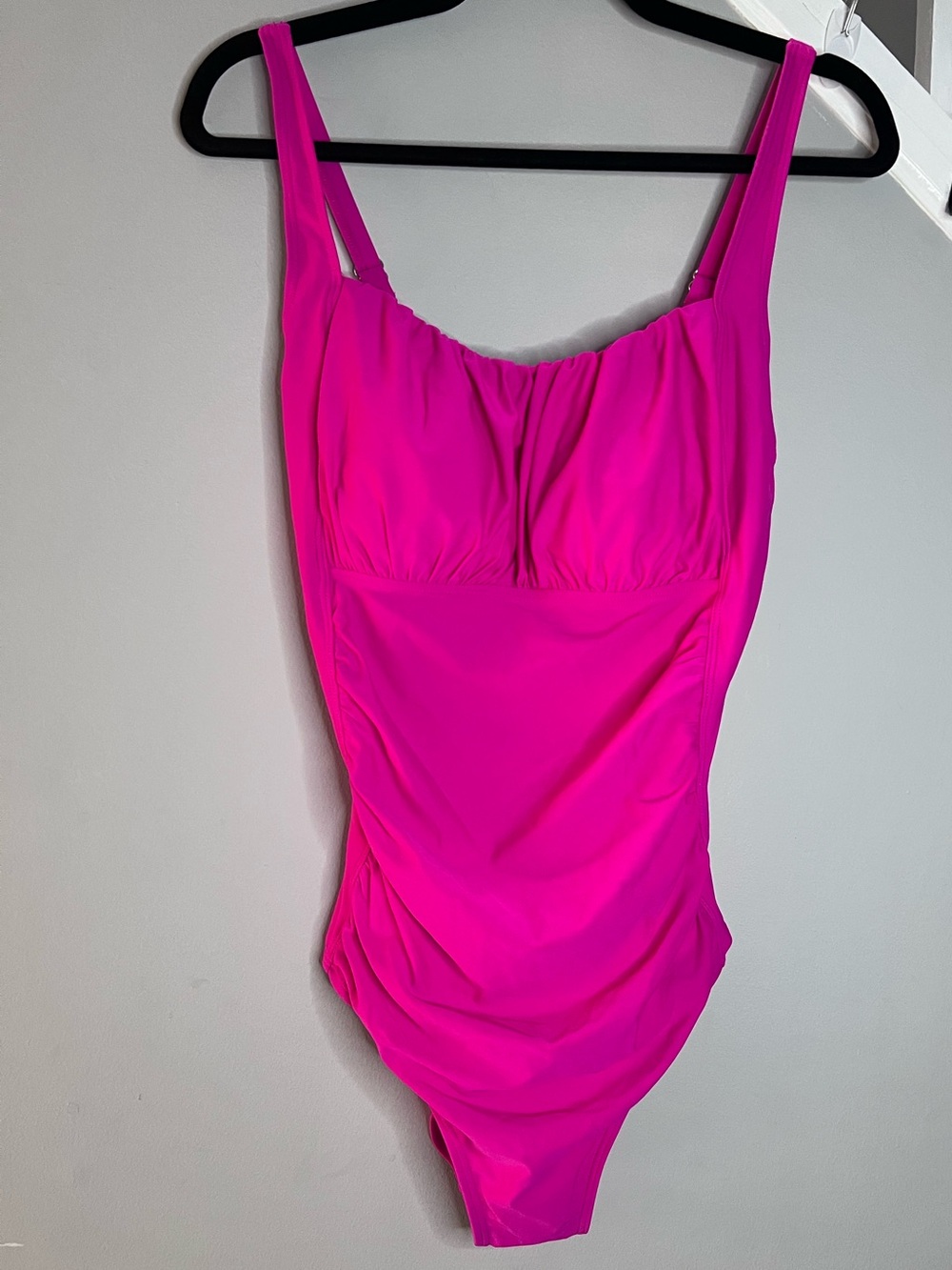 0034: Classic One-Piece Swimsuit in Hot Pink – Scoop Neck, Supportive Straps